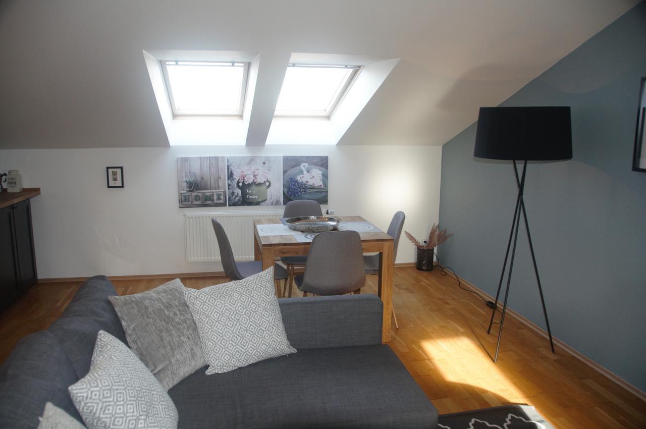 Amazing Angie'S Apartment Прага Экстерьер фото