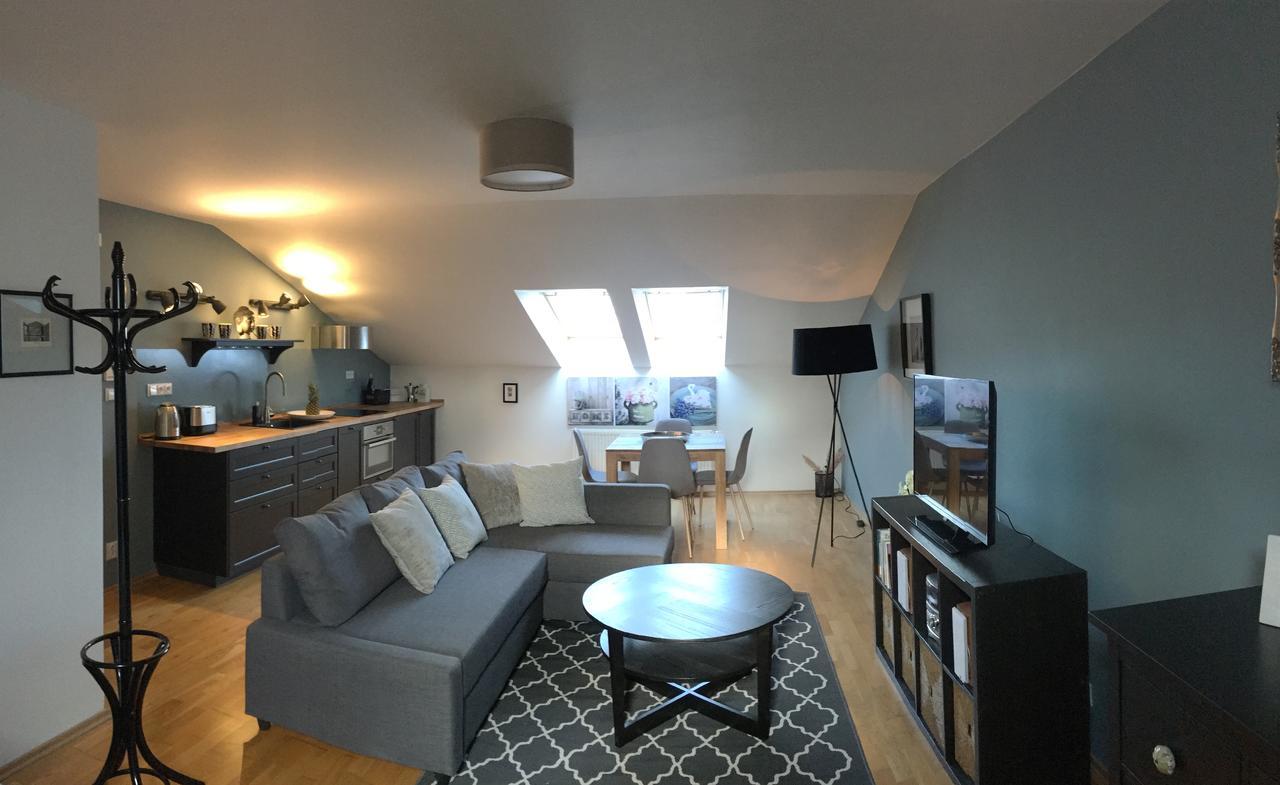 Amazing Angie'S Apartment Прага Экстерьер фото